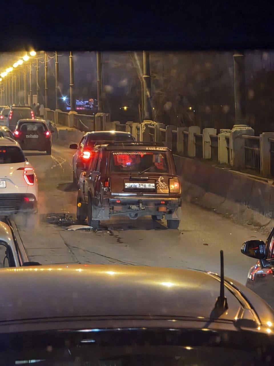 Весь вечерний затор в одном месте Весь вечерний затор в одном месте