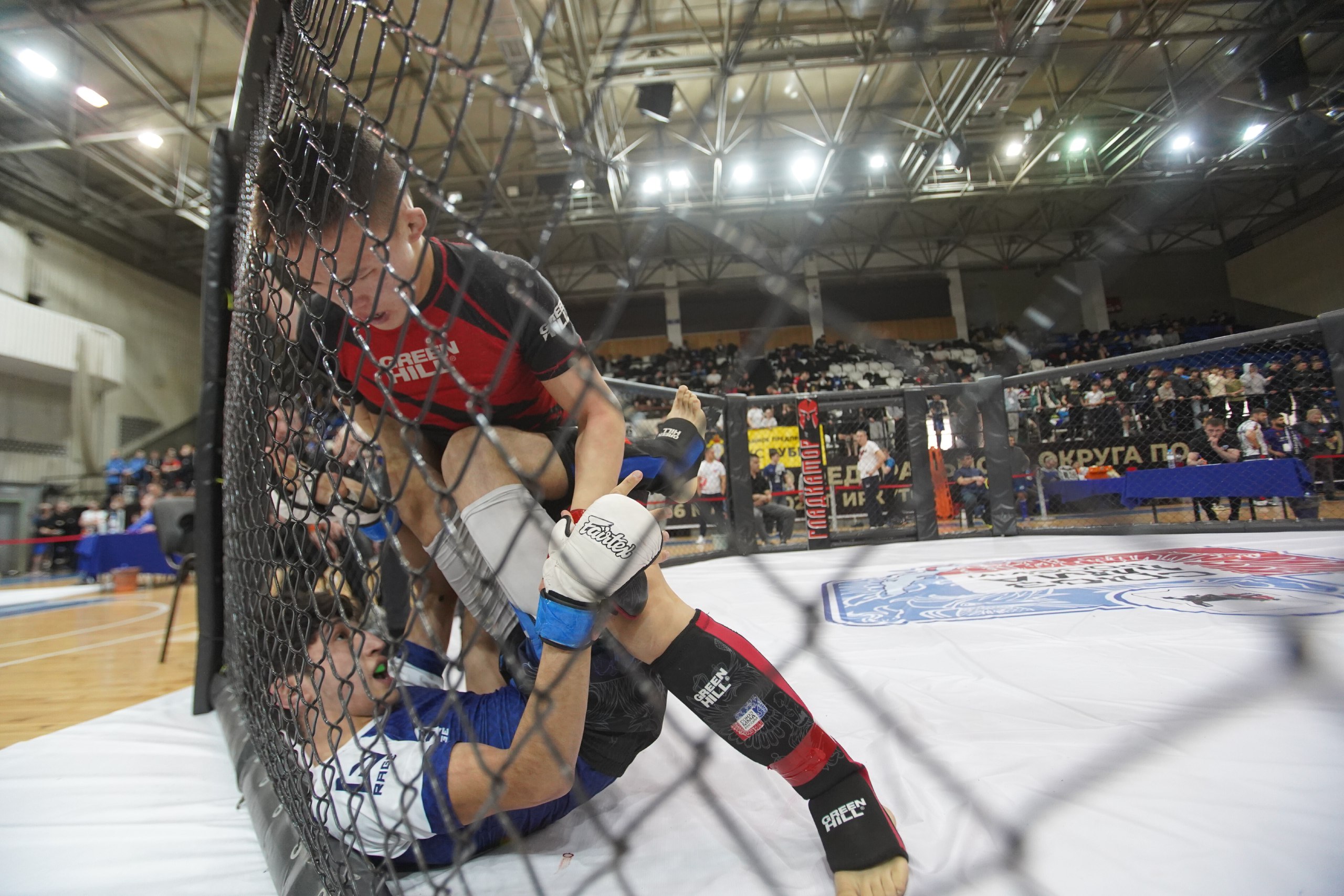 В Иркутске во Дворце спорта «Труд» 14-15 марта проходили чемпионат и первенство Сибирского федерального округа по смешанному боевому единоборству (ММА) В Иркутске во Дворце спорта «Труд» 14-15 марта проходили чемпионат и первенство Сибирского федерального округа по смешанному боевому единоборству (ММА)