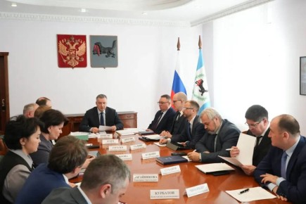 Игорь Кобзев: Рабочую неделю начал с докладов заместителей Губернатора и заместителей Председателя Правительства региона