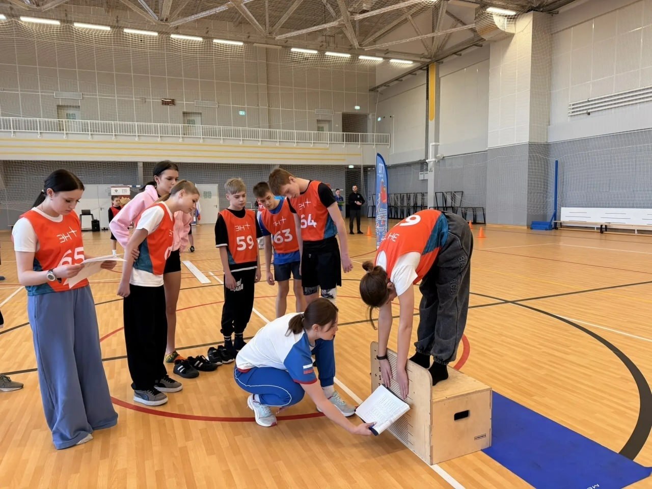 В муниципальных образованиях Иркутской области продолжают принимать нормативы Всероссийского физкультурно-спортивного комплекса «Готов к труду и обороне» и вручать знаки отличия В муниципальных образованиях Иркутской области продолжают принимать нормативы Всероссийского физкультурно-спортивного комплекса «Готов к труду и обороне» и вручать знаки отличия