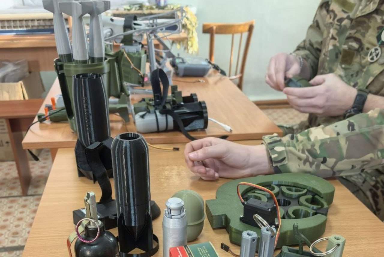 Иркутские волонтеры собрали крупную партию помощи для бойцов и мирных жителей Иркутские волонтеры собрали крупную партию помощи для бойцов и мирных жителей