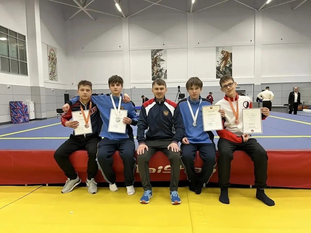 Спортсмены Приангарья выиграли четыре медали на всероссийских соревнованиях по ушу в дисциплине «саньда», которые с 17 по 19 марта проводились в Москве