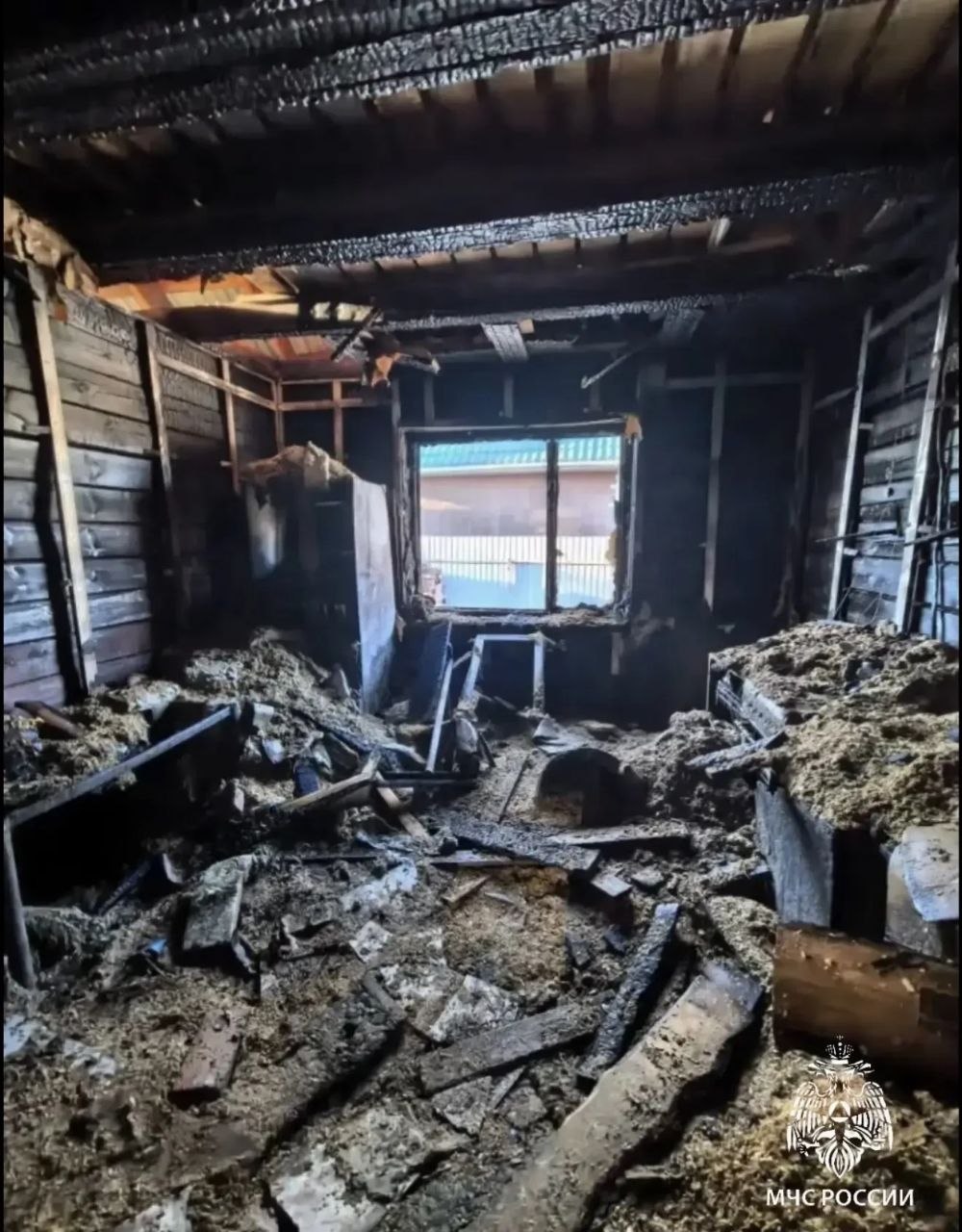 Брусовый дом горел в Мамонах из-за неосторожности на кухне