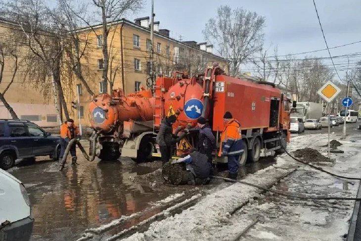 Где-то просто лужи, а где-то — уже почти потоп