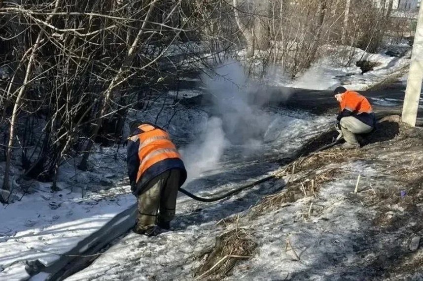 В Ленинском и Правобережном округах Иркутска устраняют последствия подтоплений талыми водами