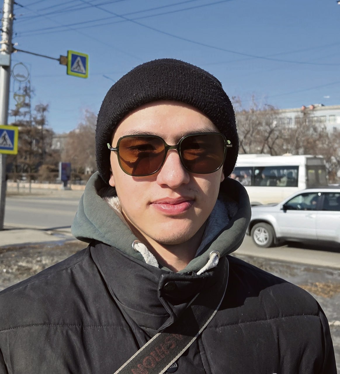 Владимир, сотрудник склада: