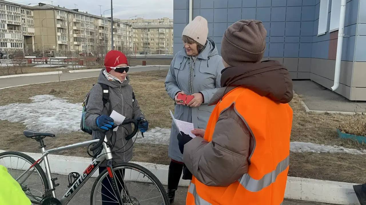 В Ангарске в преддверии весенних каникул госавтоинспекторы и родительские патрули вышли на улицы города В Ангарске в преддверии весенних каникул госавтоинспекторы и родительские патрули вышли на улицы города
