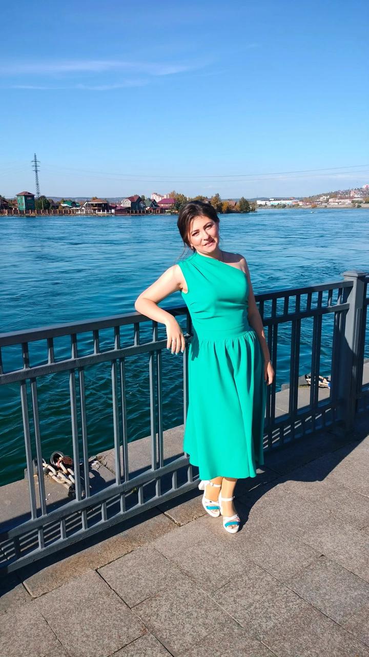 Знакомьтесь с участницей фотоконкурса «Лучший воспитатель Иркутской области - 2026» - Виктория Бахлуева