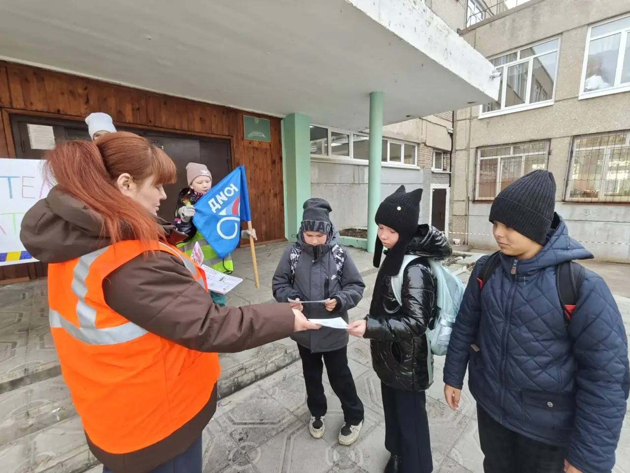 В Ангарске в преддверии весенних каникул госавтоинспекторы и родительские патрули вышли на улицы города В Ангарске в преддверии весенних каникул госавтоинспекторы и родительские патрули вышли на улицы города