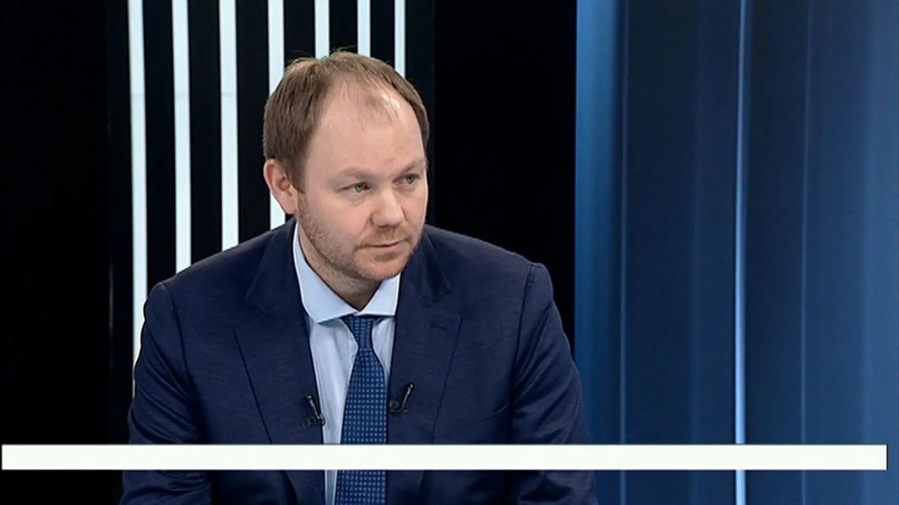 Гость студии — министр труда и занятости Иркутской области Кирилл Клоков