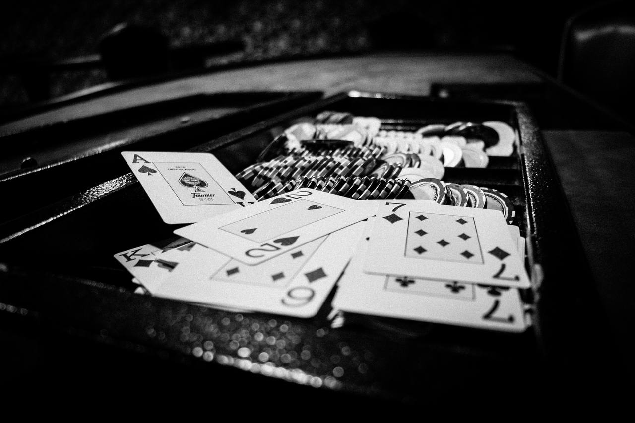 В Иркутске перед судом предстанут 10 участников организованной группы, осуществлявшей незаконную игорную деятельность