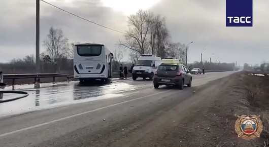 Четыре человека пострадали в ДТП с рейсовым автобусом в Усолье-Сибирском в Иркутской области, сообщили в МВД