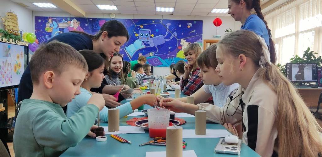 Третья учебная четверть окончена, а это значит, что пришло время для Неформальных каникул! Более 700 мероприятий пройдет в Иркутске в Неделю неформального образования с 30 марта по 5 апреля Третья учебная четверть окончена, а это значит, что пришло время для Неформальных каникул! Более 700 мероприятий пройдет в Иркутске в Неделю неформального образования с 30 марта по 5 апреля