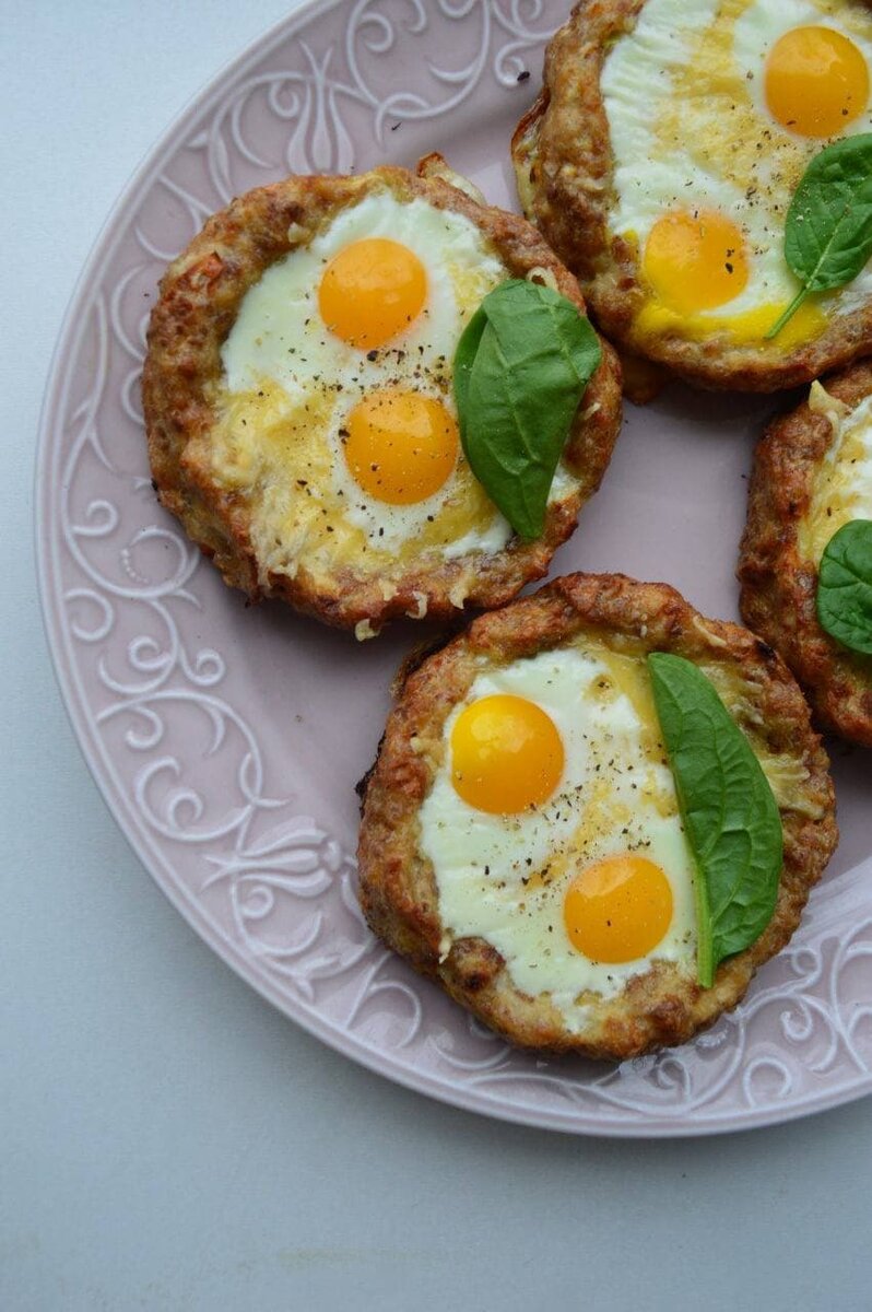 Гнезда из фарша с сыром