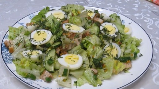 Легкий салат с курицей: идеальный ужин на всякий случай