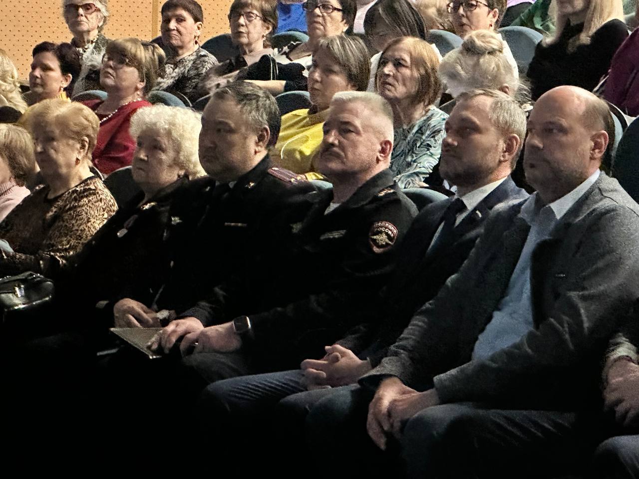 В самом большом, студенческом и научном Свердловском районе Иркутска продолжают создавать комфортную и современную среду для жизни В самом большом, студенческом и научном Свердловском районе Иркутска продолжают создавать комфортную и современную среду для жизни