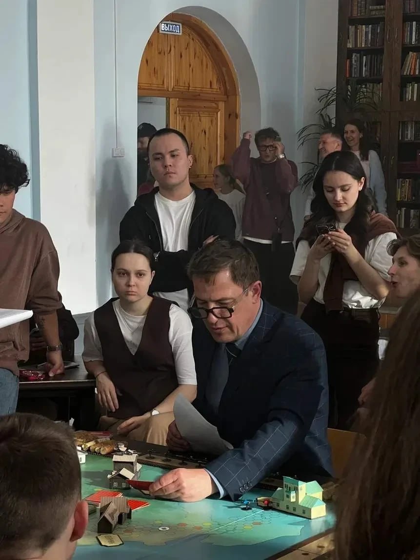 Кай Гетц и Олег Каменщиков сыграли главные роли в новых фильмах проекта «Тыловики» об иркутских героях