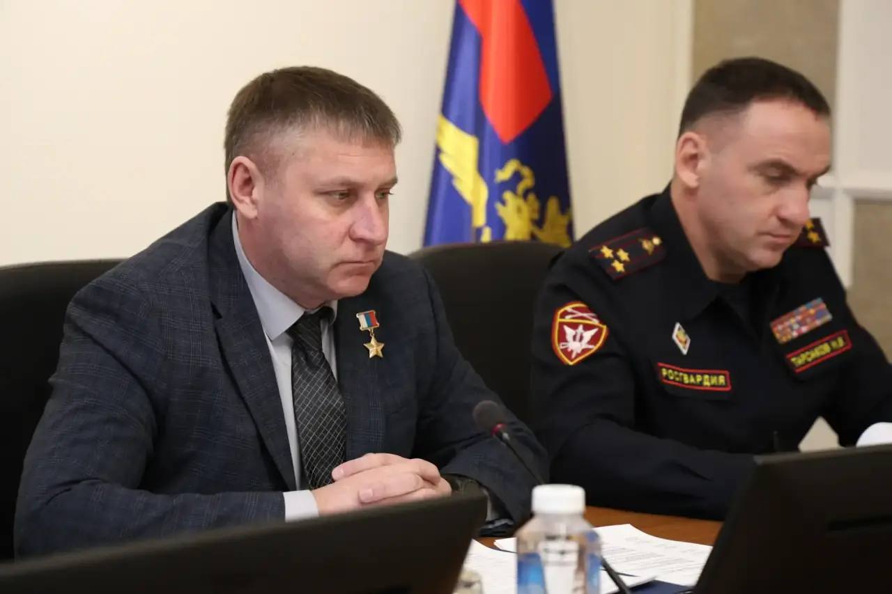 Обеспечение охраны общественного порядка в Иркутской области при проведении религиозных праздников, а также взаимодействие полиции и народных дружин обсудили сегодня на заседании оперативного штаба Обеспечение охраны общественного порядка в Иркутской области при проведении религиозных праздников, а также взаимодействие полиции и народных дружин обсудили сегодня на заседании оперативного штаба