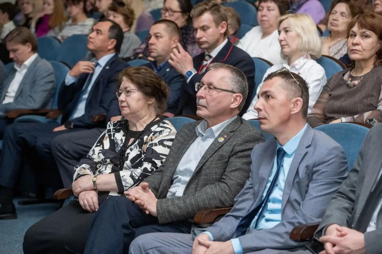 Антон Медко отчитался о работе комитета по управлению Свердловским округом Иркутска в 2025 году и озвучил планы на 2026-й Антон Медко отчитался о работе комитета по управлению Свердловским округом Иркутска в 2025 году и озвучил планы на 2026-й