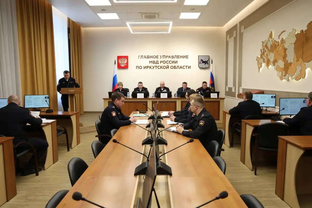 Обеспечение охраны общественного порядка в Иркутской области при проведении религиозных праздников, а также взаимодействие полиции и народных дружин обсудили сегодня на заседании оперативного штаба