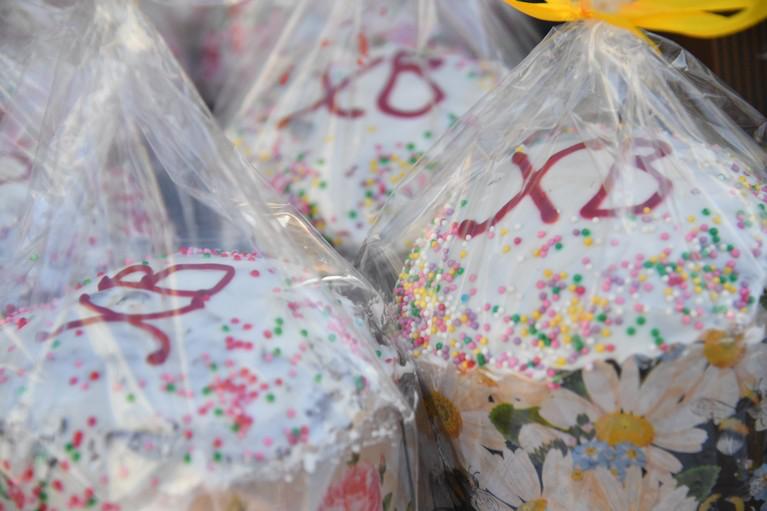 В преддверии Пасхи жители Иркутска стали получать подозрительные сообщения с заманчивым предложением: якобы к празднику можно получить 12 тысяч рублей