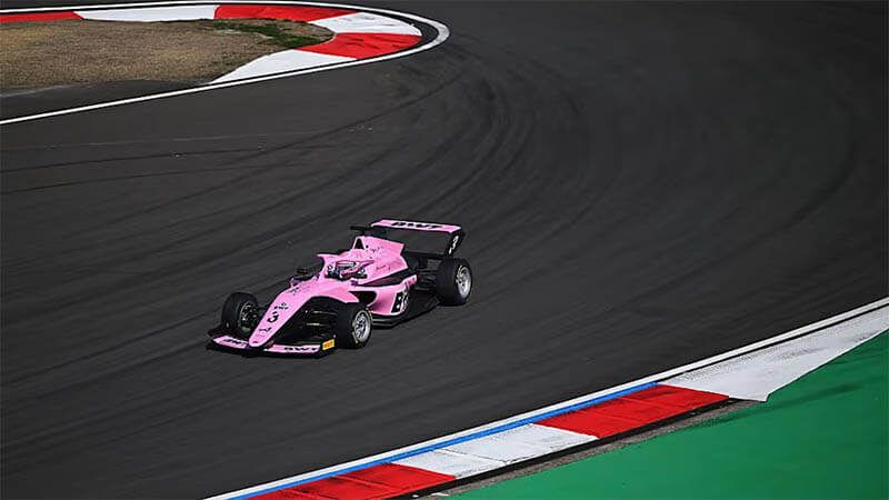 ���� ������� ��������� ������ ������ � F1 Academy �� ����-��� �����