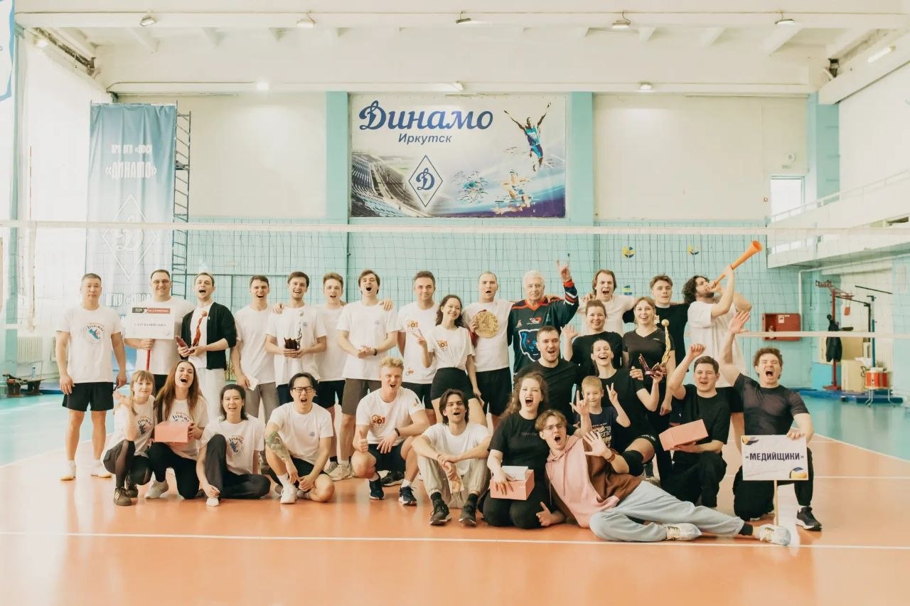 В Международный день спорта в Иркутске возобновили давнюю традицию товарищеских матчей В Международный день спорта в Иркутске возобновили давнюю традицию товарищеских матчей