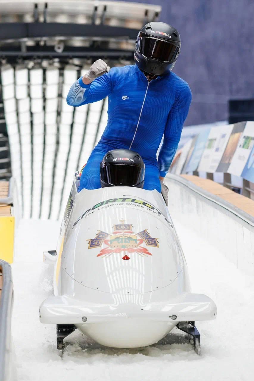 Спортсмены Иркутской области завоевали две бронзовые медали на чемпионате России по бобслею Спортсмены Иркутской области завоевали две бронзовые медали на чемпионате России по бобслею