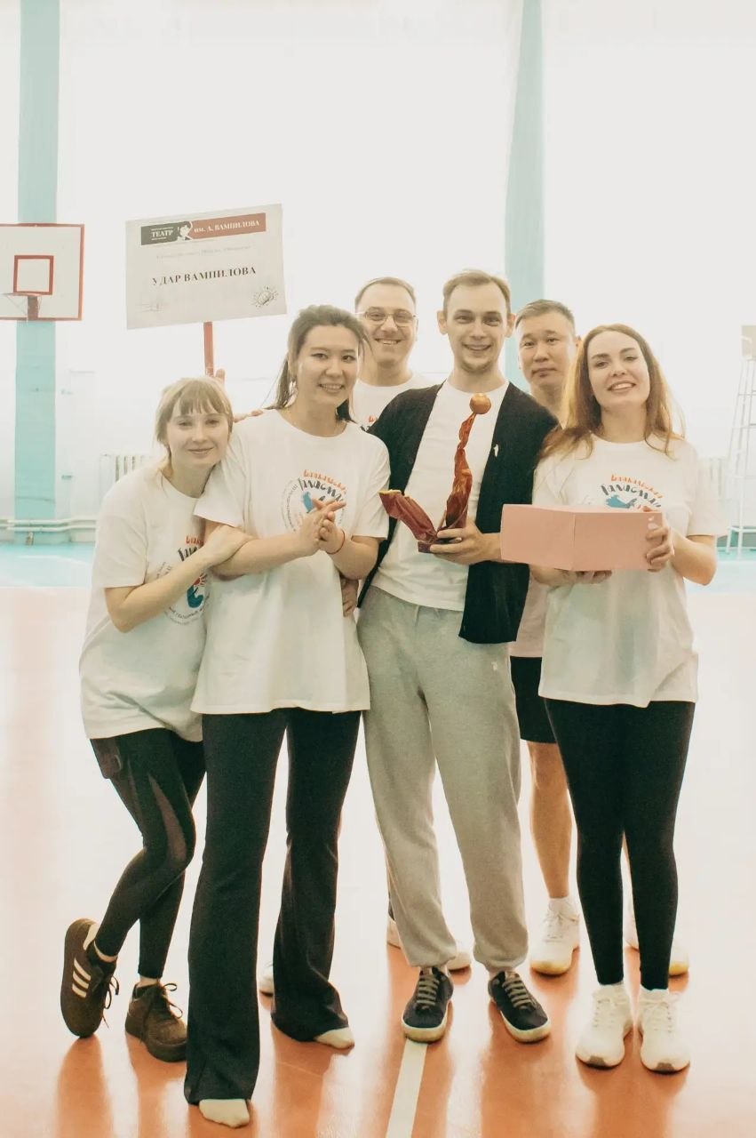 В Международный день спорта в Иркутске возобновили давнюю традицию товарищеских матчей В Международный день спорта в Иркутске возобновили давнюю традицию товарищеских матчей