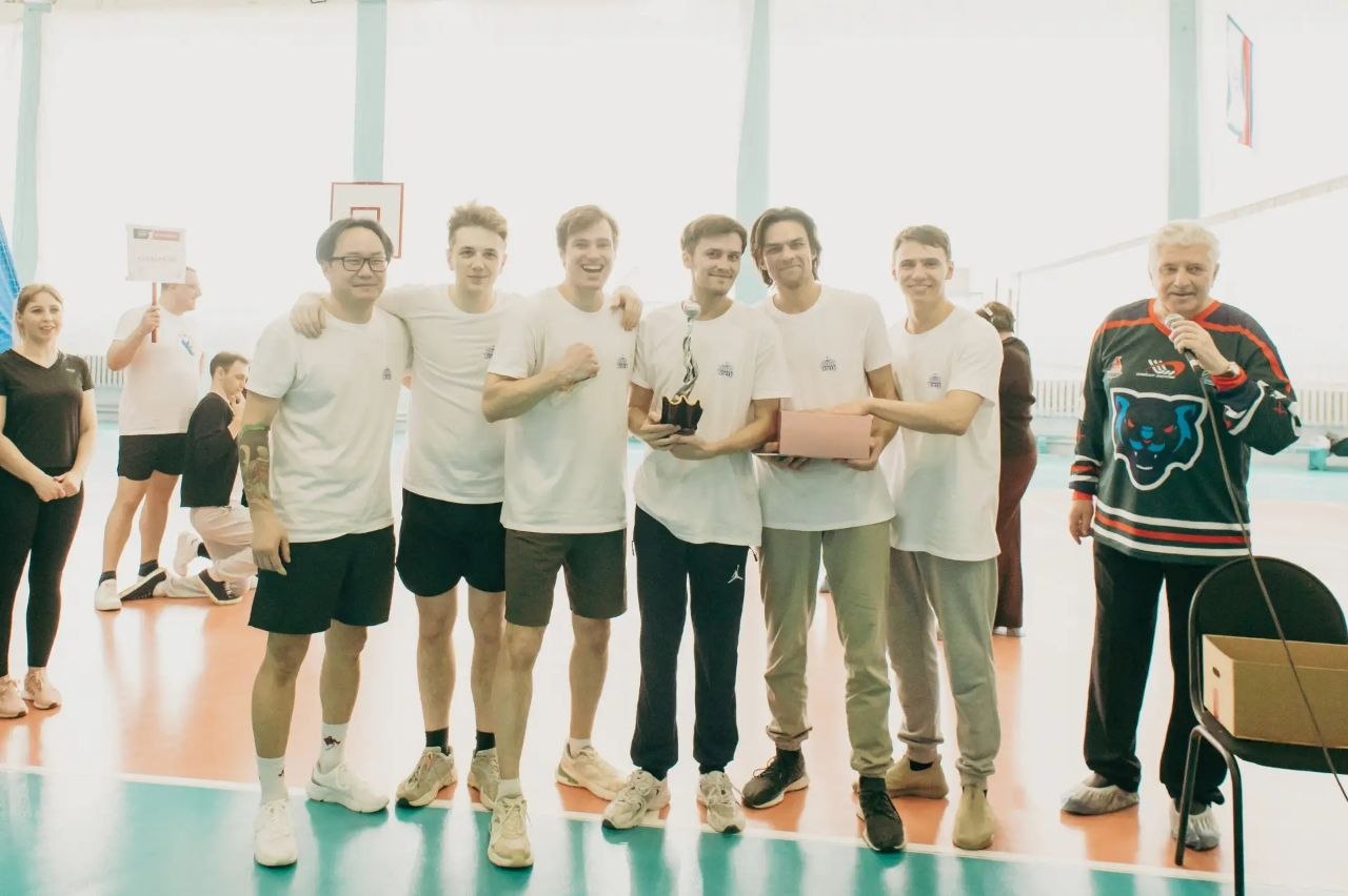 В Международный день спорта в Иркутске возобновили давнюю традицию товарищеских матчей