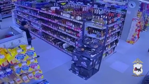 Похитителя спиртного ищут полицейские в Иркутске