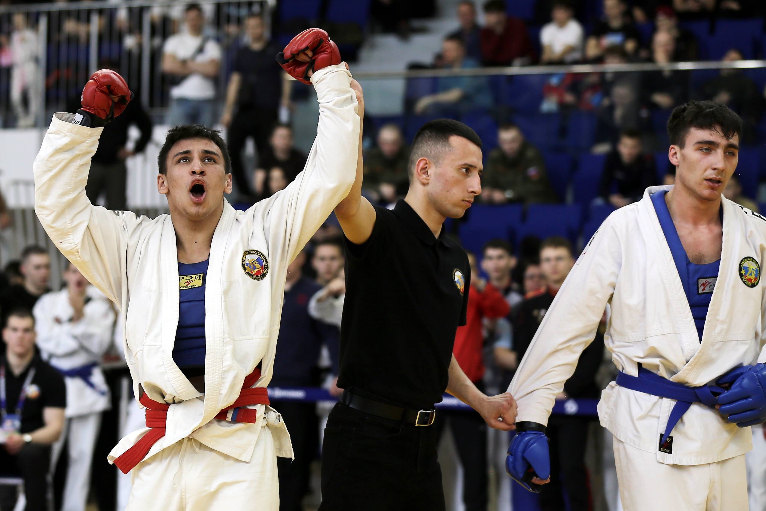 Сборная Иркутской области стала победителем командного зачета среди юношей 14-17 лет первенства России по армейскому рукопашному бою Сборная Иркутской области стала победителем командного зачета среди юношей 14-17 лет первенства России по армейскому рукопашному бою