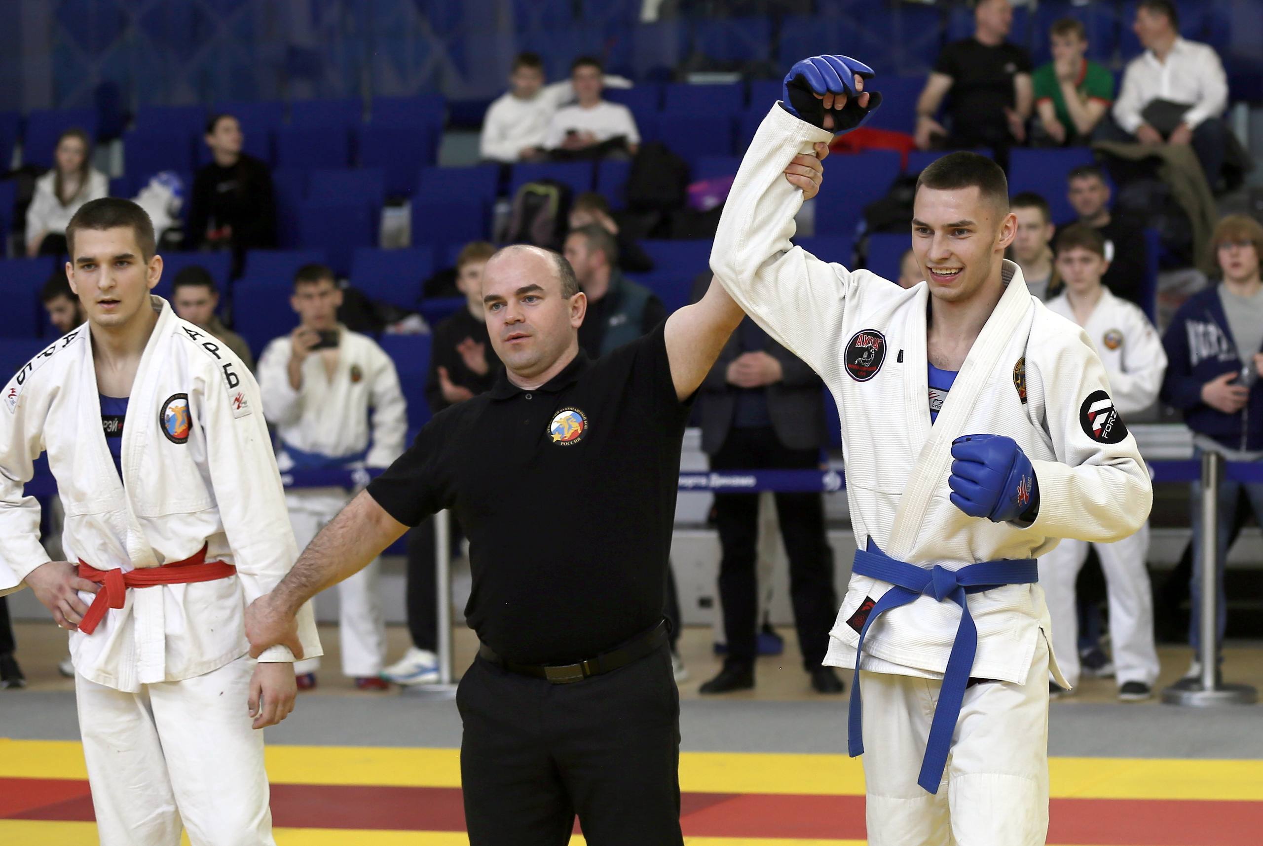 Сборная Иркутской области стала победителем командного зачета среди юношей 14-17 лет первенства России по армейскому рукопашному бою Сборная Иркутской области стала победителем командного зачета среди юношей 14-17 лет первенства России по армейскому рукопашному бою