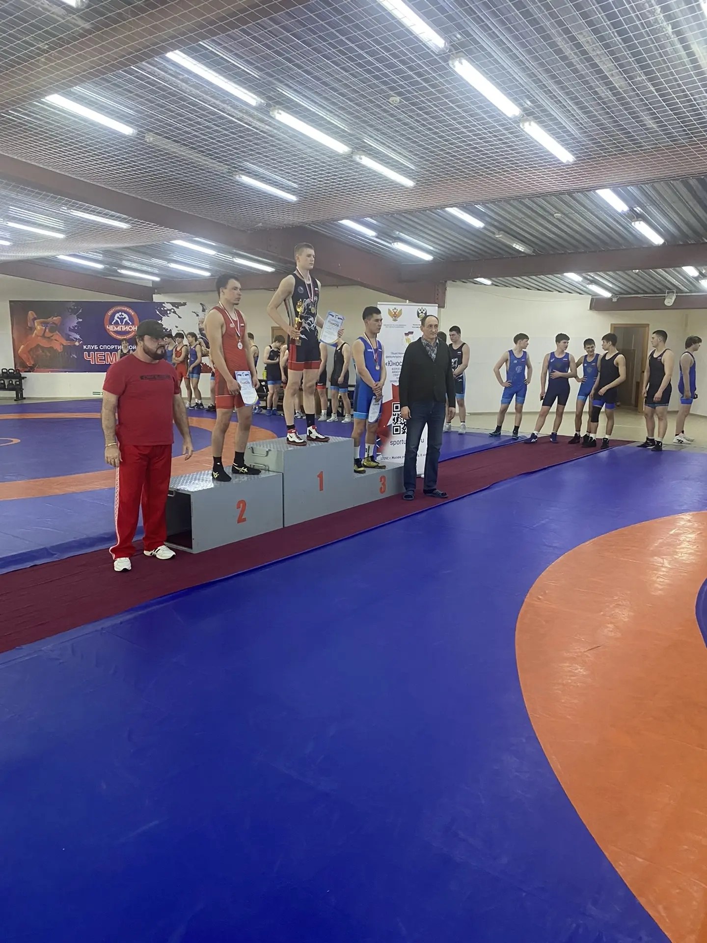 Победителей и призеров XVI областного турнира по греко-римской борьбе среди юношей и юниоров определили 4 апреля в Академии спортивной борьбы имени Олимпийского чемпиона Константина Вырупаева в Иркутске Победителей и призеров XVI областного турнира по греко-римской борьбе среди юношей и юниоров определили 4 апреля в Академии спортивной борьбы имени Олимпийского чемпиона Константина Вырупаева в Иркутске