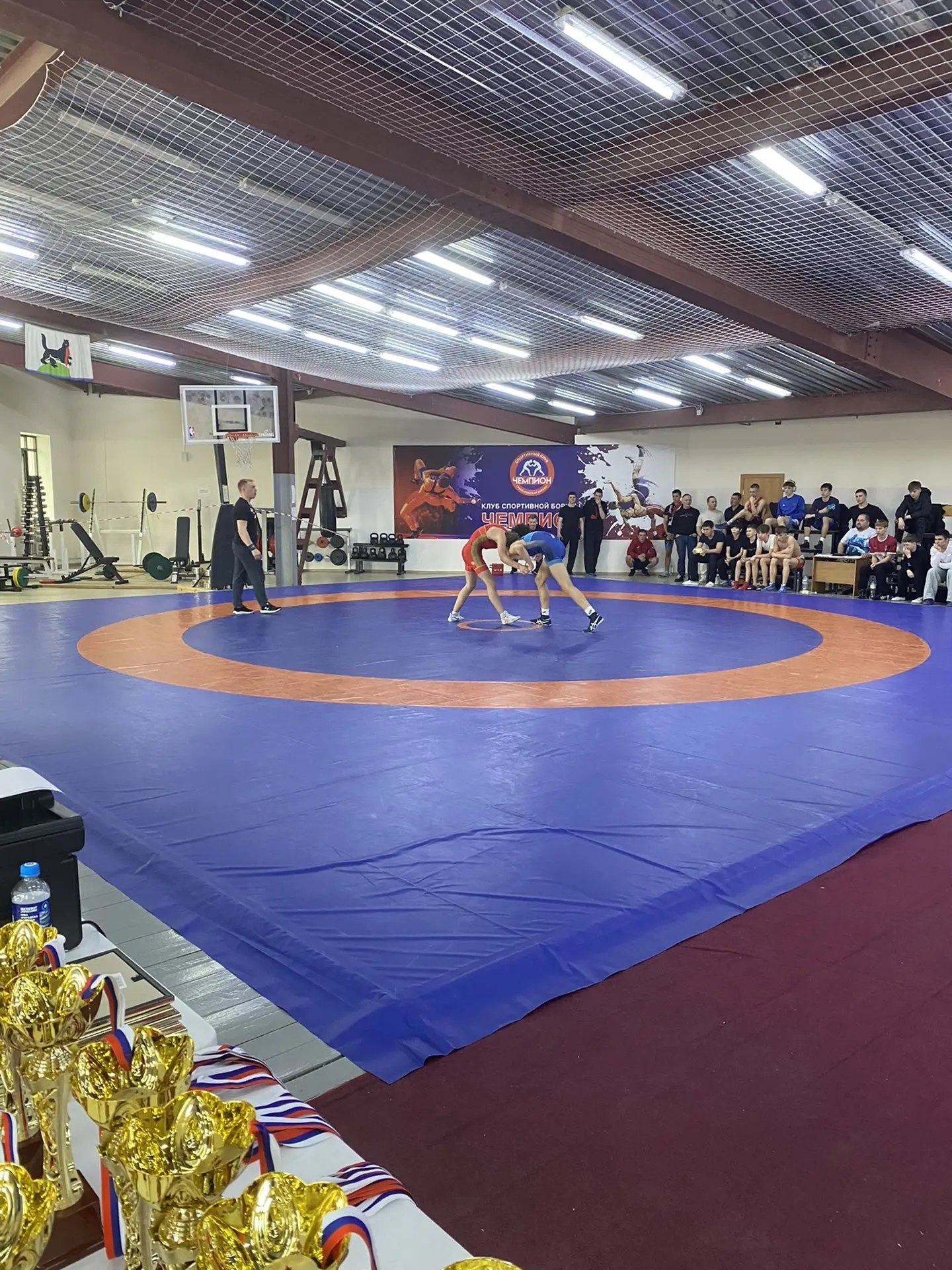 Победителей и призеров XVI областного турнира по греко-римской борьбе среди юношей и юниоров определили 4 апреля в Академии спортивной борьбы имени Олимпийского чемпиона Константина Вырупаева в Иркутске Победителей и призеров XVI областного турнира по греко-римской борьбе среди юношей и юниоров определили 4 апреля в Академии спортивной борьбы имени Олимпийского чемпиона Константина Вырупаева в Иркутске