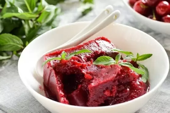 Сорбет из вишни и апельсина: освежающий десерт для летних дней