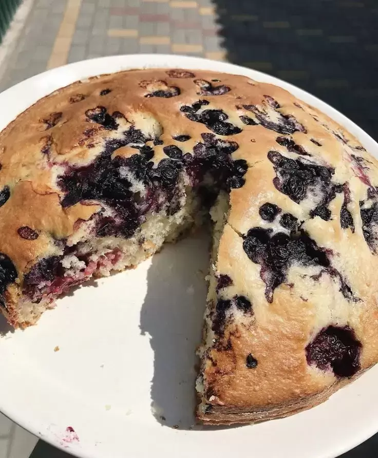 Пирог «Экономный» с вареньем: легкий и вкусный десерт на кефире