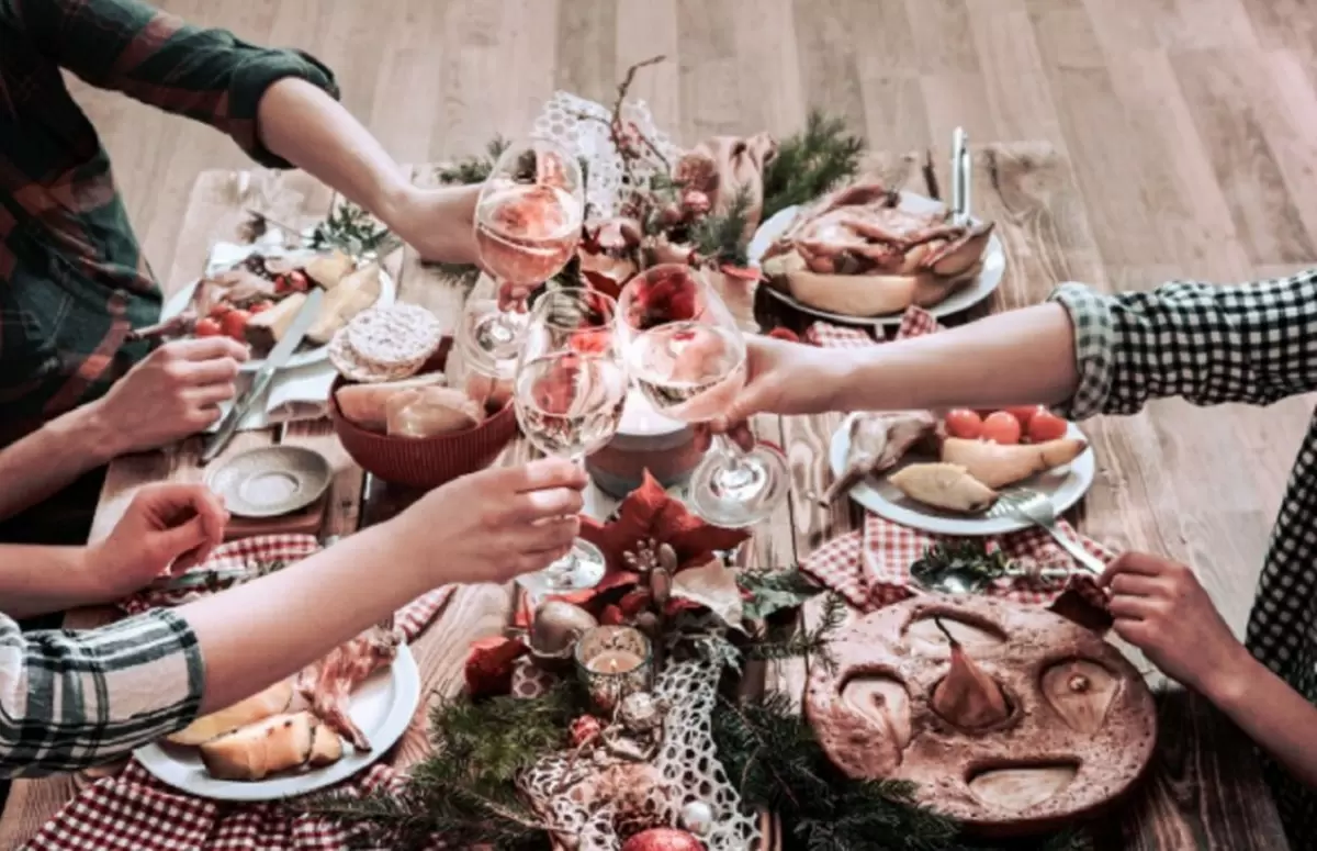 Как подготовиться к новогодним праздникам: советы для здорового застолья