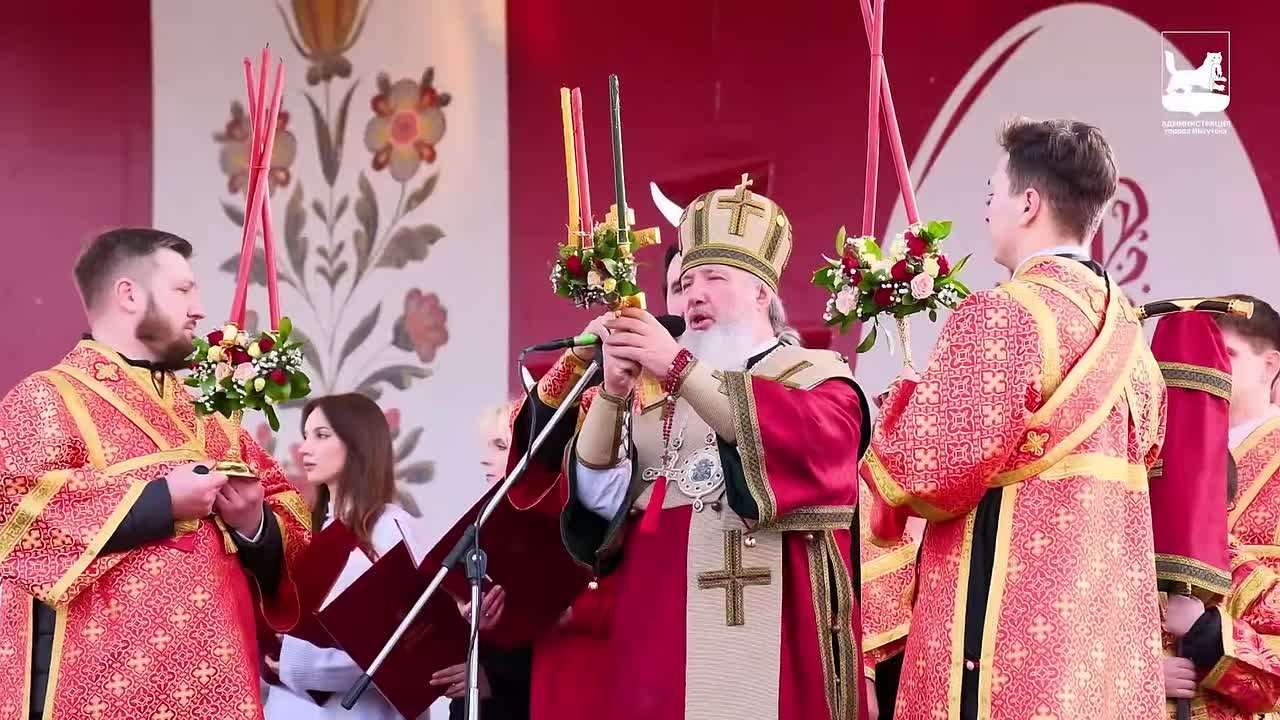 Руслан Болотов: Христос Воскресе!. Праздник Светлой Пасхи отметили сегодня большим фестивалем на бульваре Гагарина у памятника Александру III и общегородским Крестным ходом