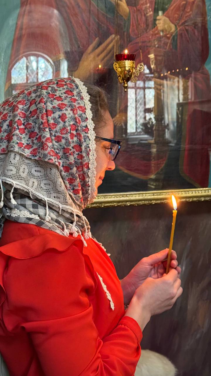 В Иркутск доставили главную пасхальную святыню В Иркутск доставили главную пасхальную святыню