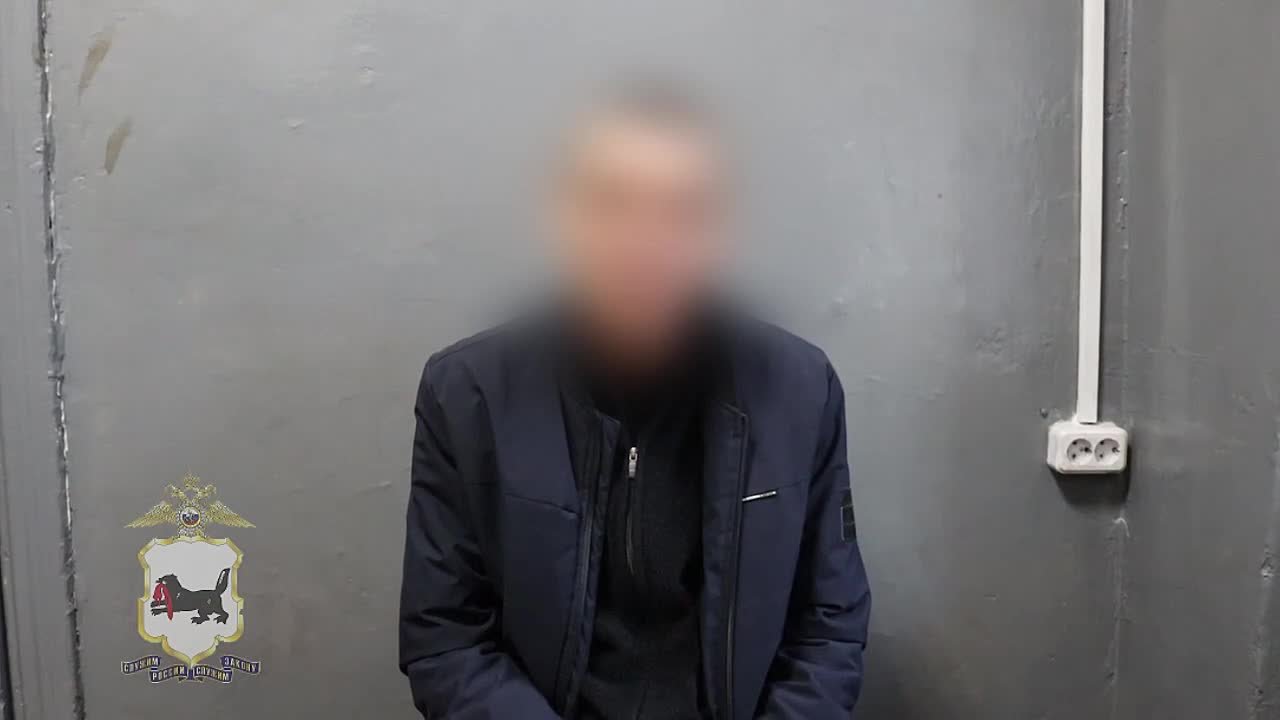 Полицейские по горячим следам задержали подозреваемого в ограблении 89-летней бабушки в Свирске