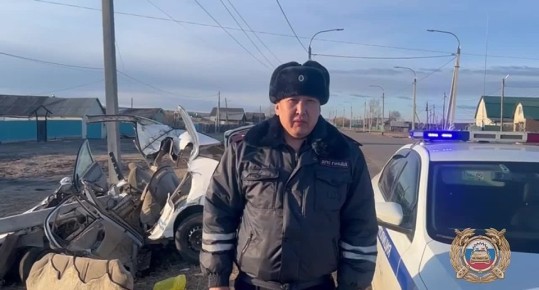 Сотрудники полиции в Баяндаевском районе разбираются в обстоятельствах ДТП, в результате которого один человек погиб и двое пострадали