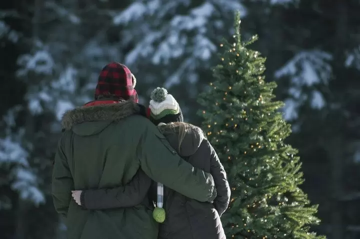 Как Новый год может обострить чувство одиночества и что с этим делать