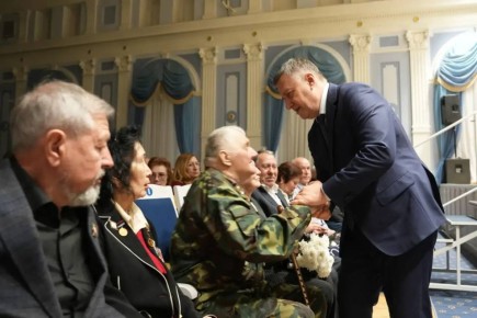 ����� ������: � ����� ������ �� ���� ������ �������� �������� �����������, ����������� 40-����� ������ �� ������������� ���