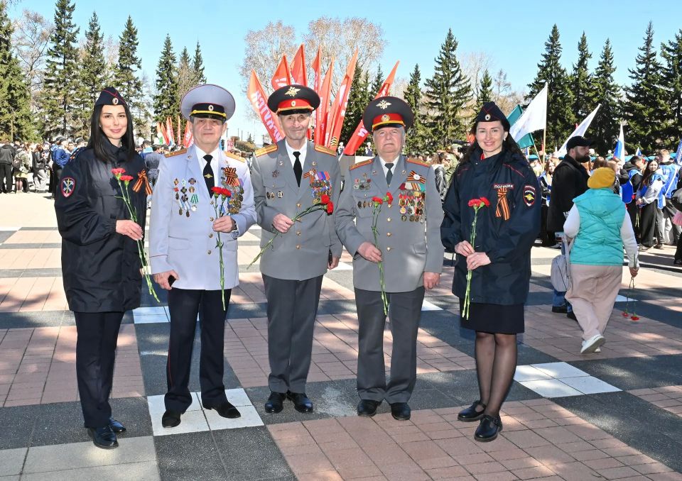 Пламя гордости за Победу. Сегодня ветераны и сотрудники Восточно-Сибирского ЛУ МВД России на транспорте приняли участие в героико-патриотической акции «Пламя гордости за Победу»