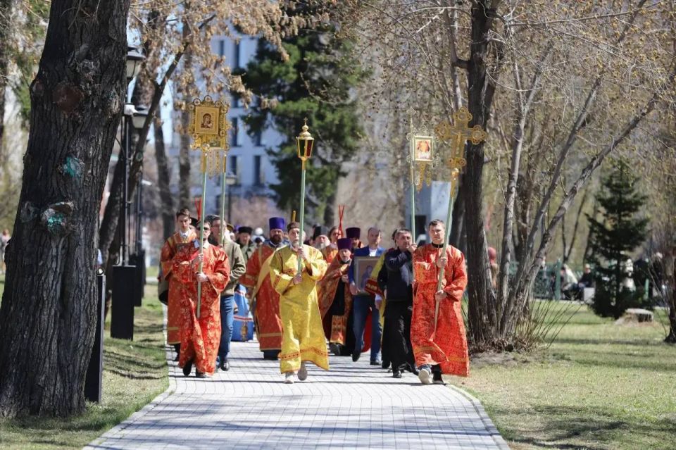 В Иркутске прошел крестный ход и молебен на территории историко-мемориального комплекса «Иерусалимская гора» В Иркутске прошел крестный ход и молебен на территории историко-мемориального комплекса «Иерусалимская гора»