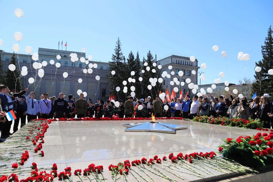 Руслан Болотов: «Пламя гордости за Победу» – традиционная акция сегодня объединила больше тысячи участников Руслан Болотов: «Пламя гордости за Победу» – традиционная акция сегодня объединила больше тысячи участников