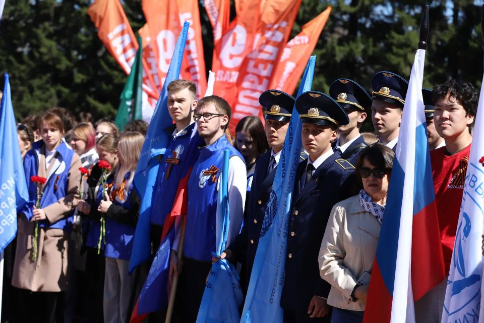 Руслан Болотов: «Пламя гордости за Победу» – традиционная акция сегодня объединила больше тысячи участников Руслан Болотов: «Пламя гордости за Победу» – традиционная акция сегодня объединила больше тысячи участников