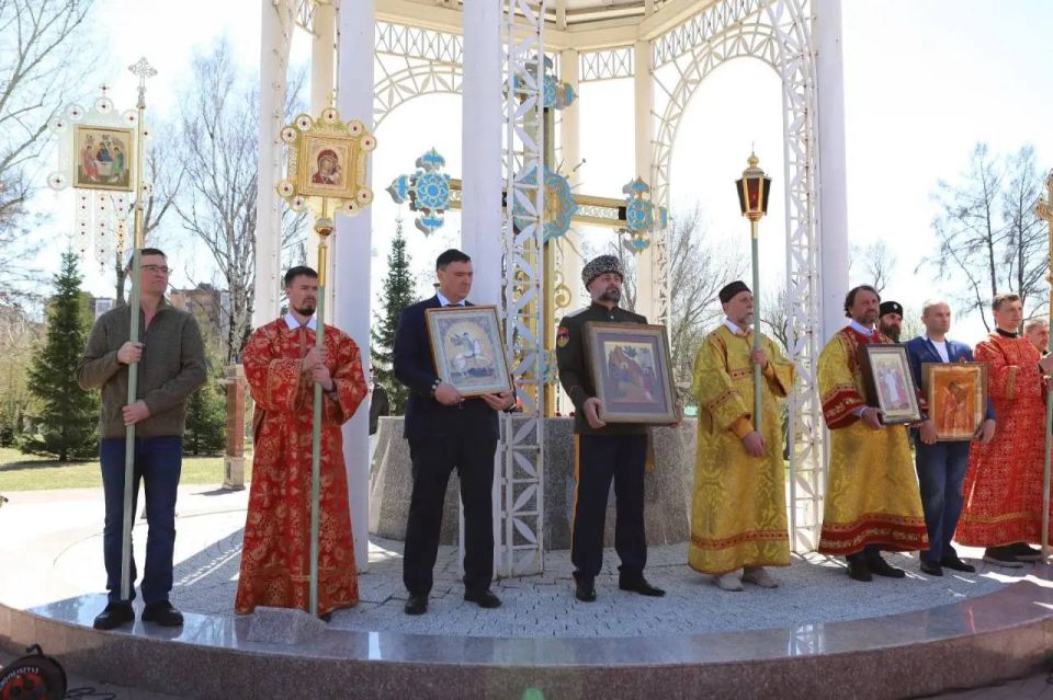 В Иркутске прошел крестный ход и молебен на территории историко-мемориального комплекса «Иерусалимская гора» В Иркутске прошел крестный ход и молебен на территории историко-мемориального комплекса «Иерусалимская гора»