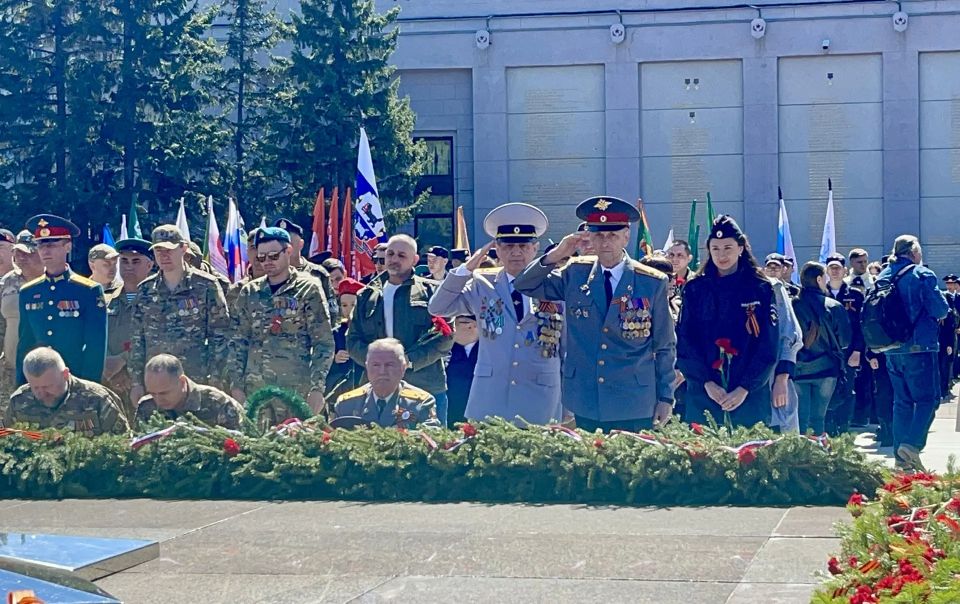 Пламя гордости за Победу. Сегодня ветераны и сотрудники Восточно-Сибирского ЛУ МВД России на транспорте приняли участие в героико-патриотической акции «Пламя гордости за Победу» Пламя гордости за Победу. Сегодня ветераны и сотрудники Восточно-Сибирского ЛУ МВД России на транспорте приняли участие в героико-патриотической акции «Пламя гордости за Победу»